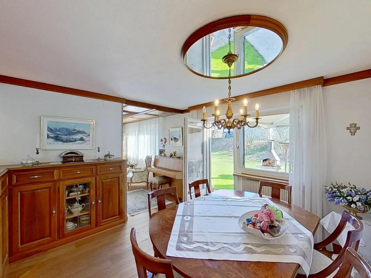 Incantevole casa unifamiliare con grande giardino - Foto 7 di 16