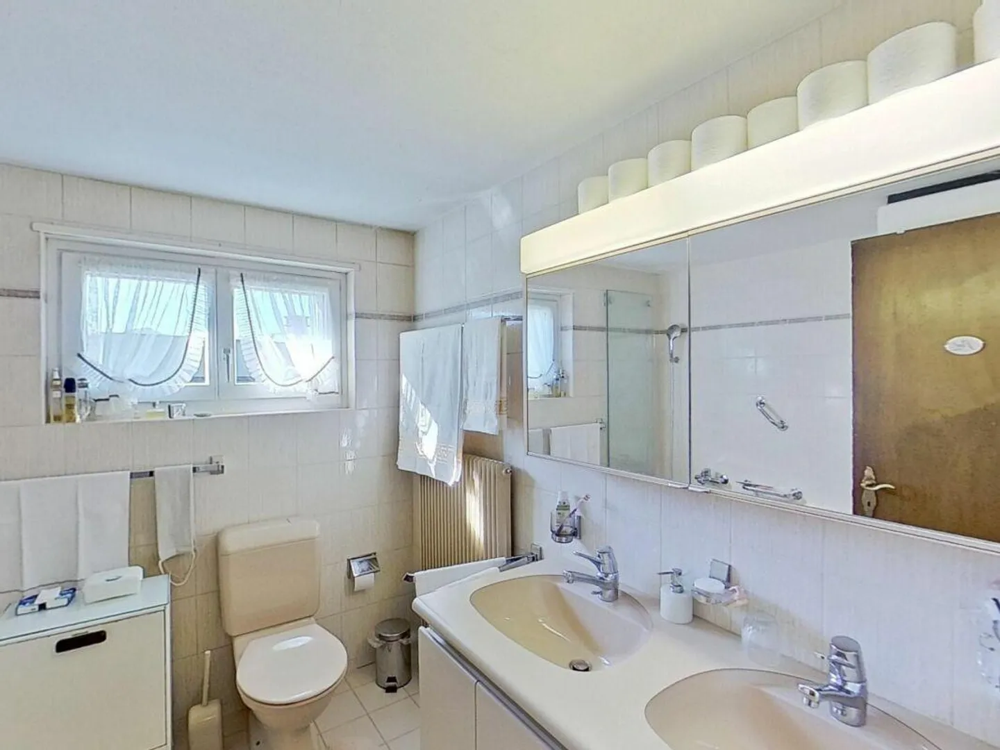 Incantevole casa unifamiliare con grande giardino - Foto 11 di 16