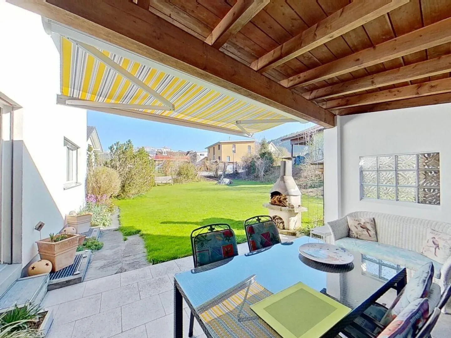 Incantevole casa unifamiliare con grande giardino - Foto 13 di 16