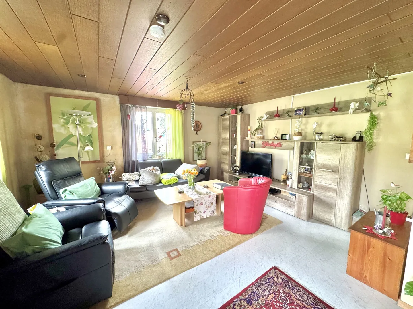 Casa situata in posizione tranquilla con fascino - Foto 4 di 9
