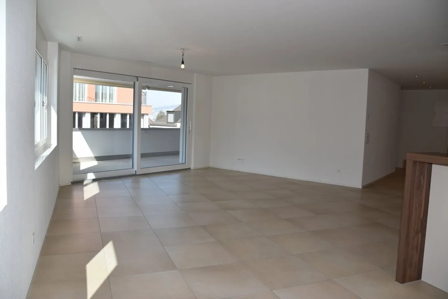 Appartement moderne et lumineux de 3,5 pièces à Zurich Wollishofen - Photo 3 sur 9
