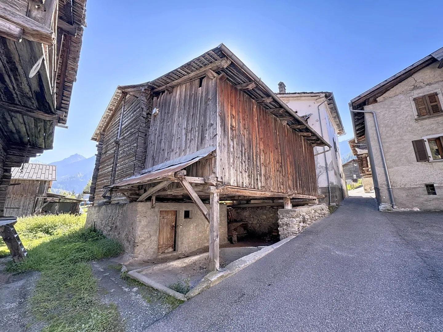 Traditional Valaisan Barn - Photo 2 of 5