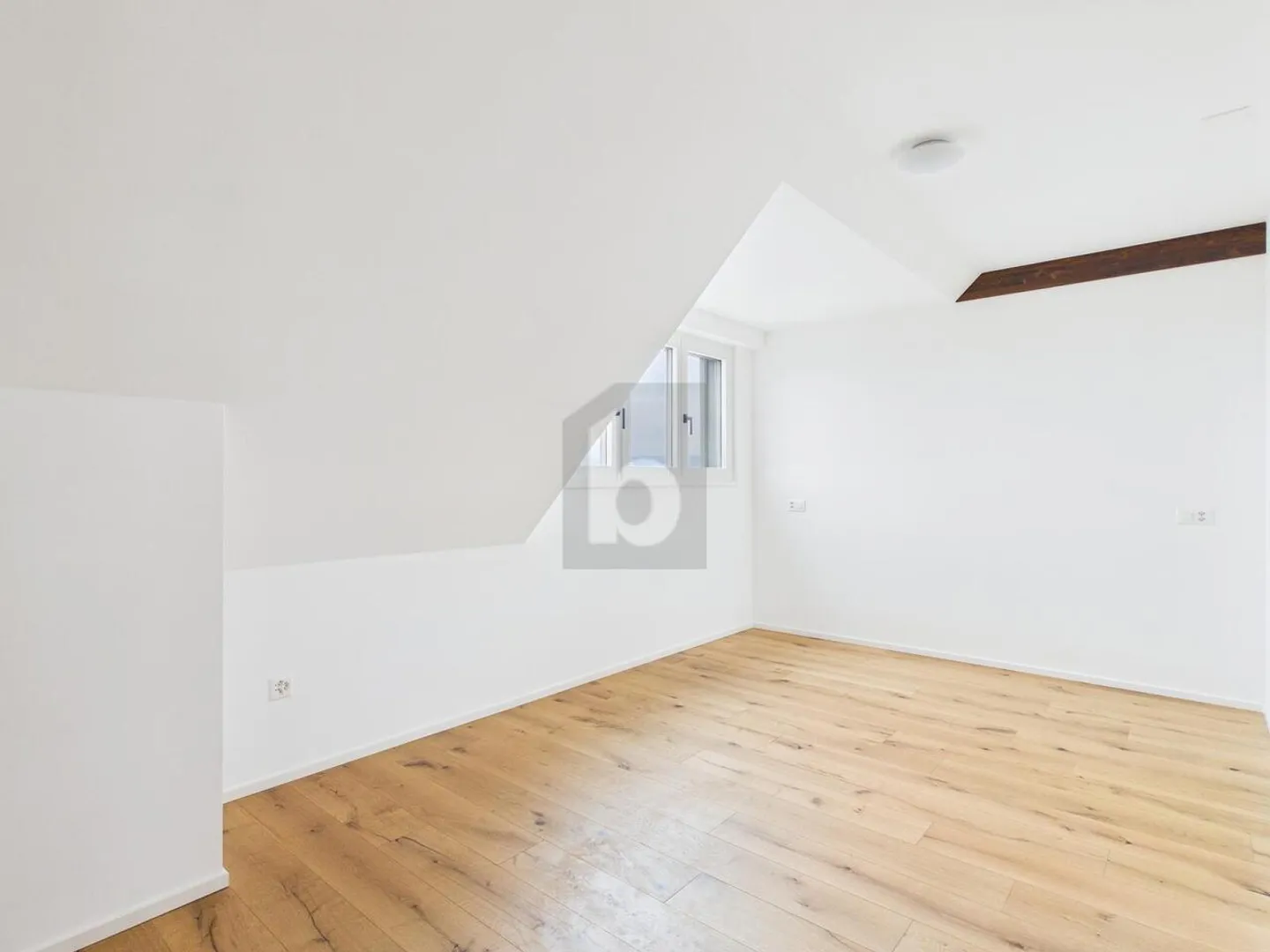 AU COEUR DE LA VILLE ANCIENNE - CHARMANT & AVEC JARDIN - Photo 5 sur 6