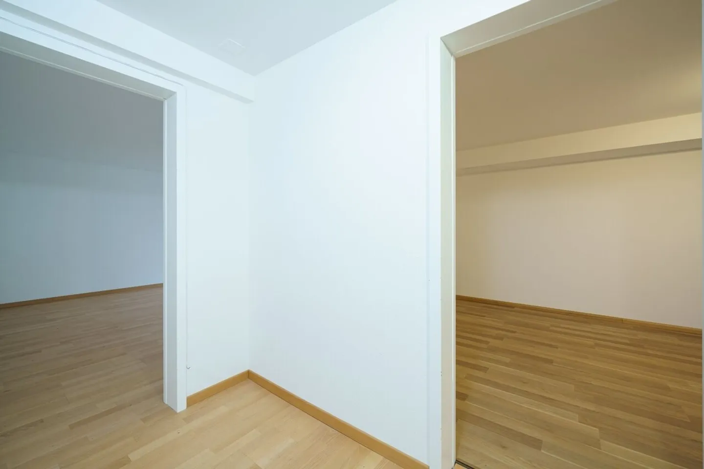 «Büroflächen zu vermieten – 55 m² an zentraler Lage in Bottmingen» - Foto 2 di 5