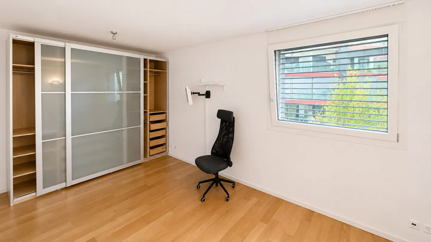Appartement moderne avec vue sur le lac près du centre-ville - Photo 9 sur 13