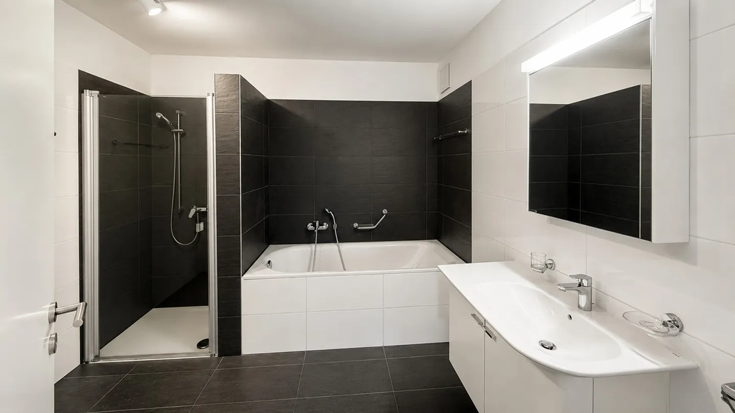 Appartement moderne avec vue sur le lac près du centre-ville - Photo 11 sur 13