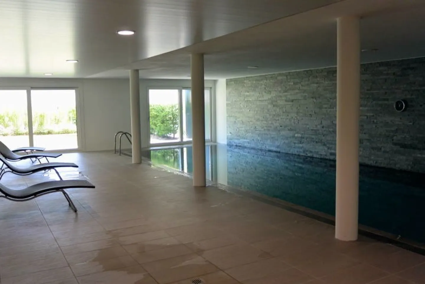 Appartement moderne avec vue sur le lac près du centre-ville - Photo 13 sur 13