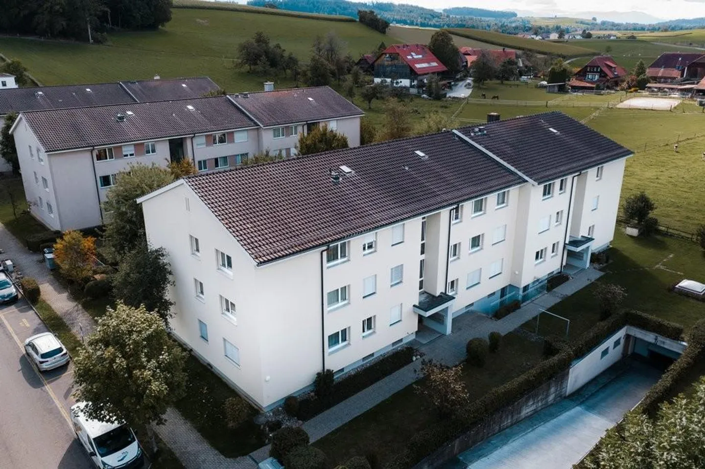 Appartement moderne dans un emplacement calme et ensoleillé avec vue sur la verdure - Photo 1 sur 12