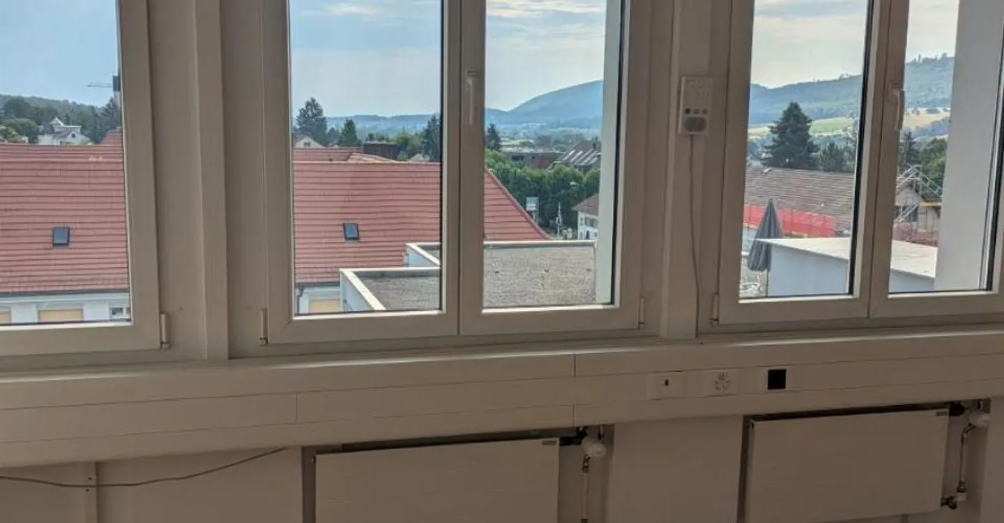 Spazio pratico attraente in affitto - Foto 6 di 6