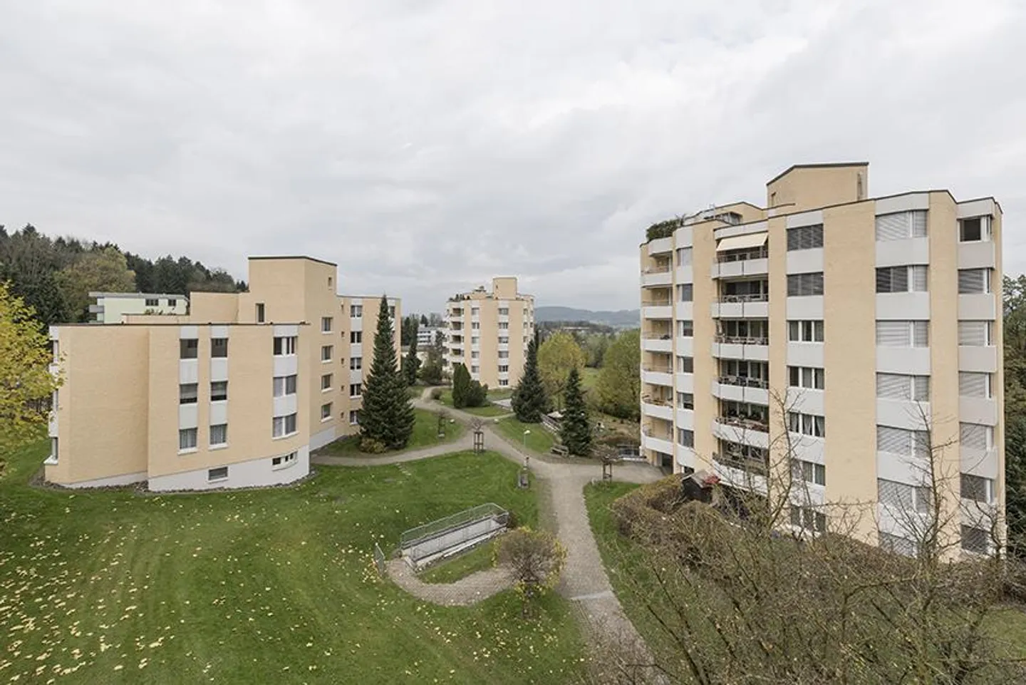 Grande appartement dans un bel emplacement - Photo 1 sur 11