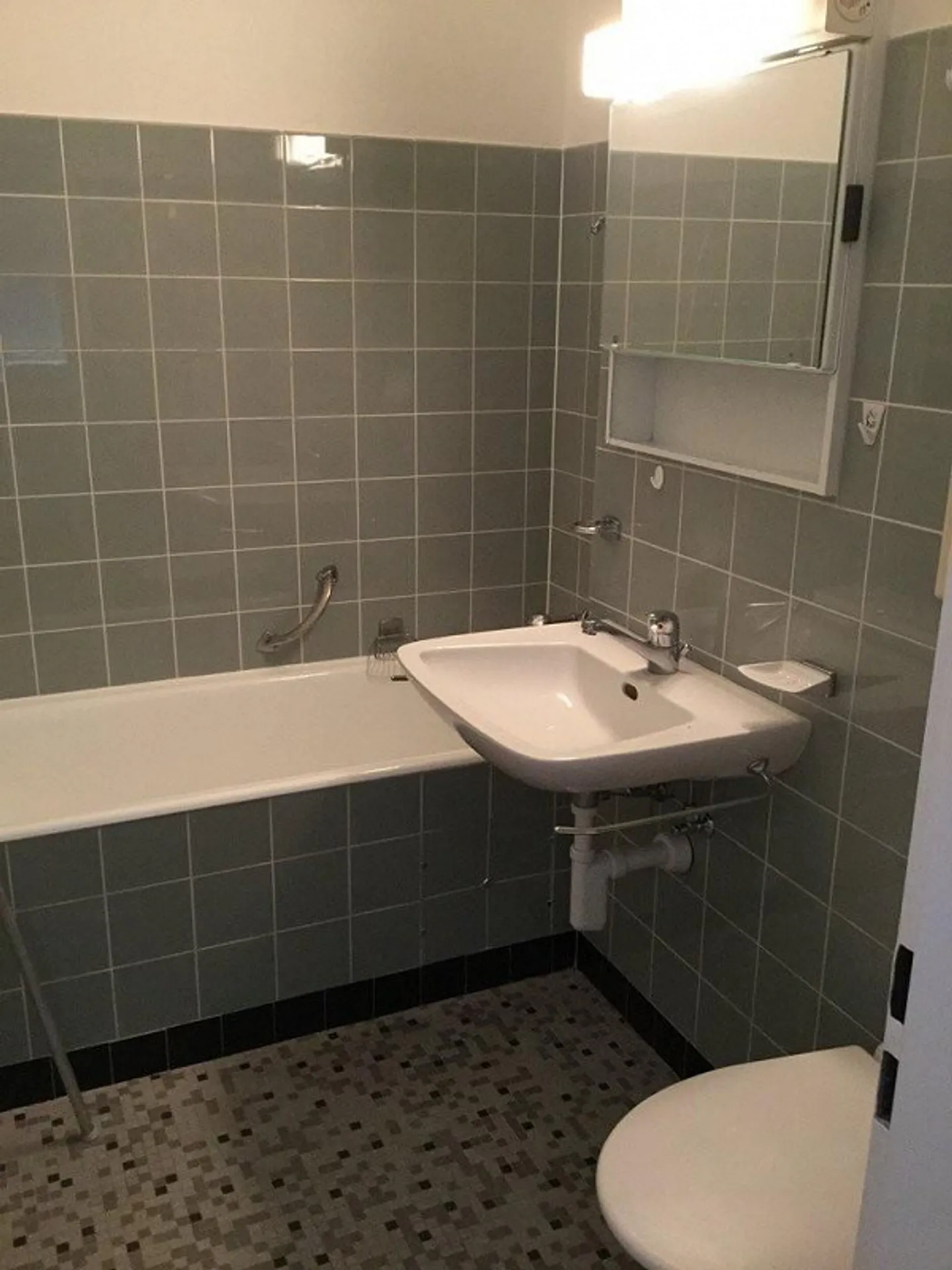 To seize! Charming studio in the heart of Sion! - Photo 6 of 6