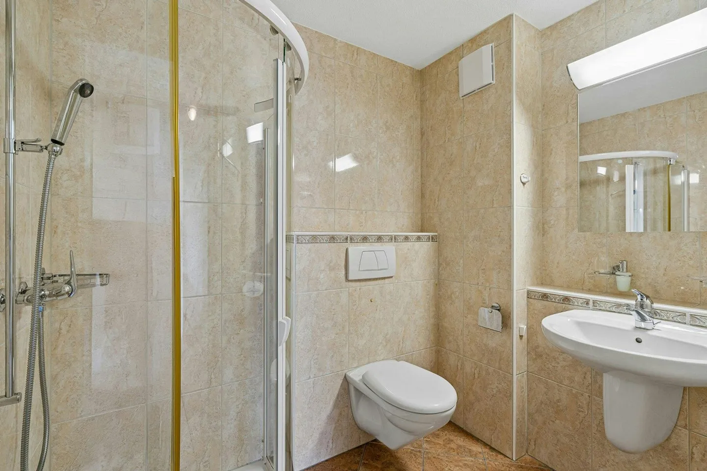 Appartement en copropriété de 4½ pièces avec vue dégagée et salle de loisirs - Photo 5 sur 13