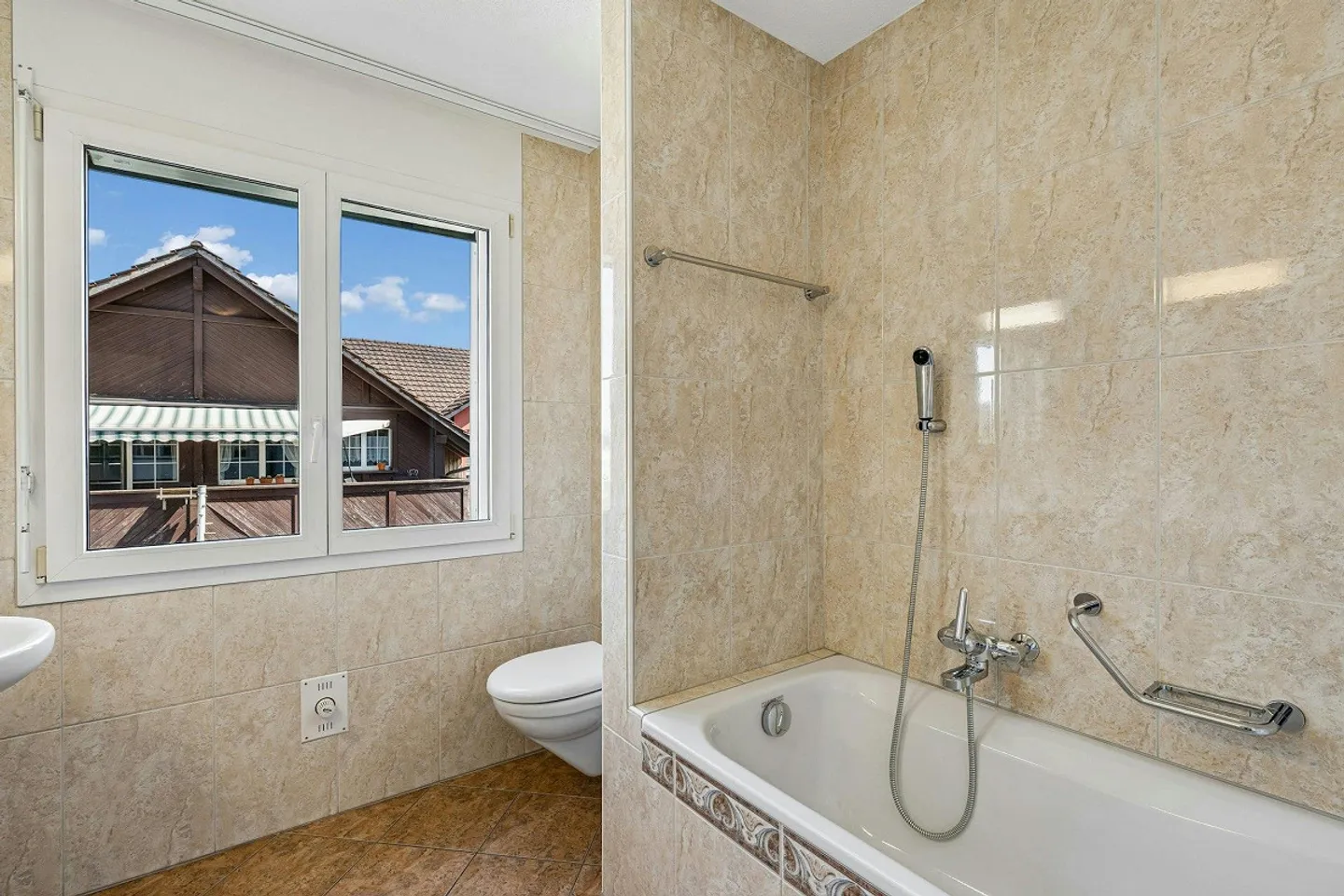 Appartement en copropriété de 4½ pièces avec vue dégagée et salle de loisirs - Photo 6 sur 13