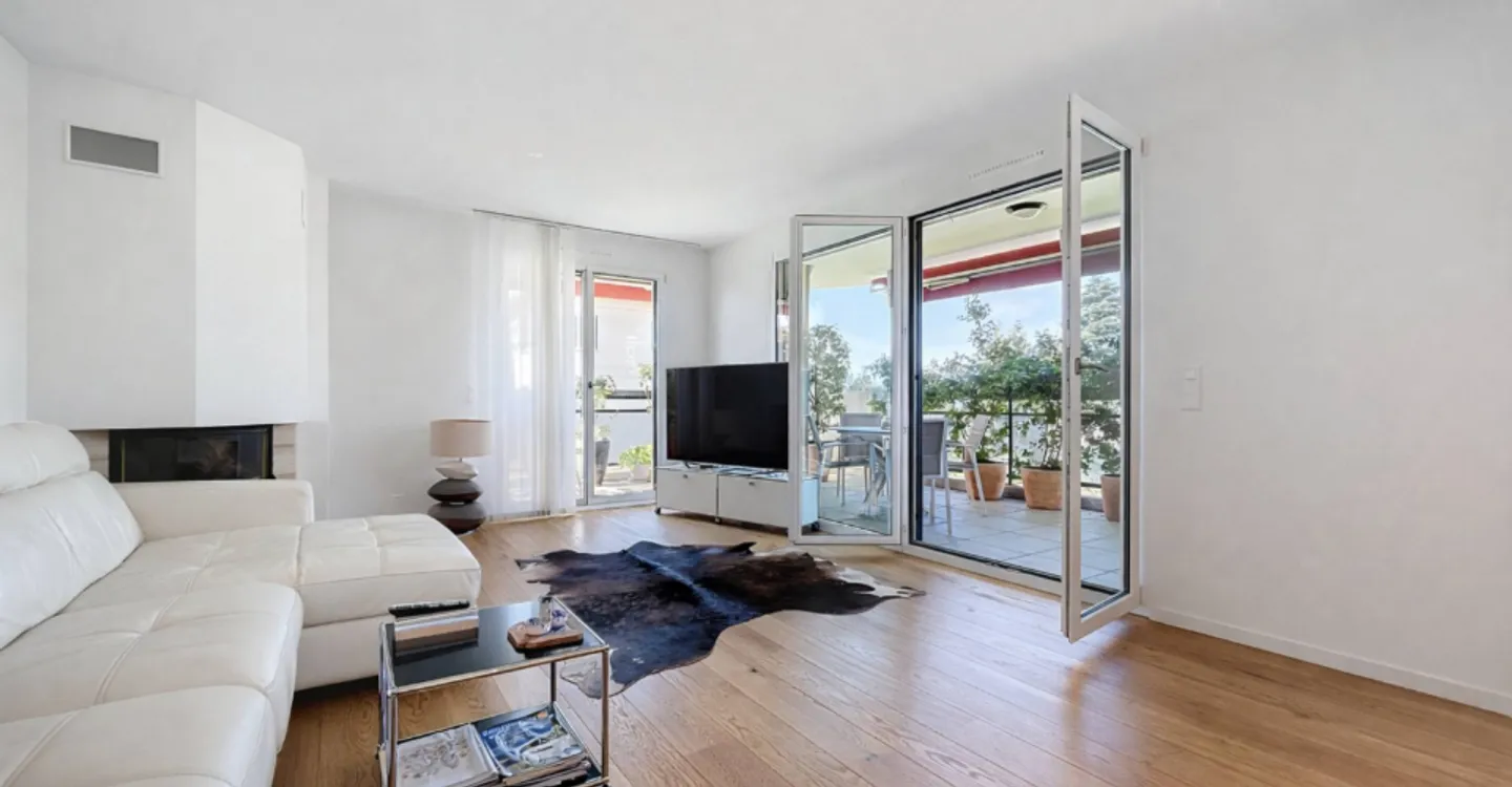 Hochwertige 4,5-Zimmer-Wohnung in einer sicheren und grünen Umgebung - Foto 2 von 12