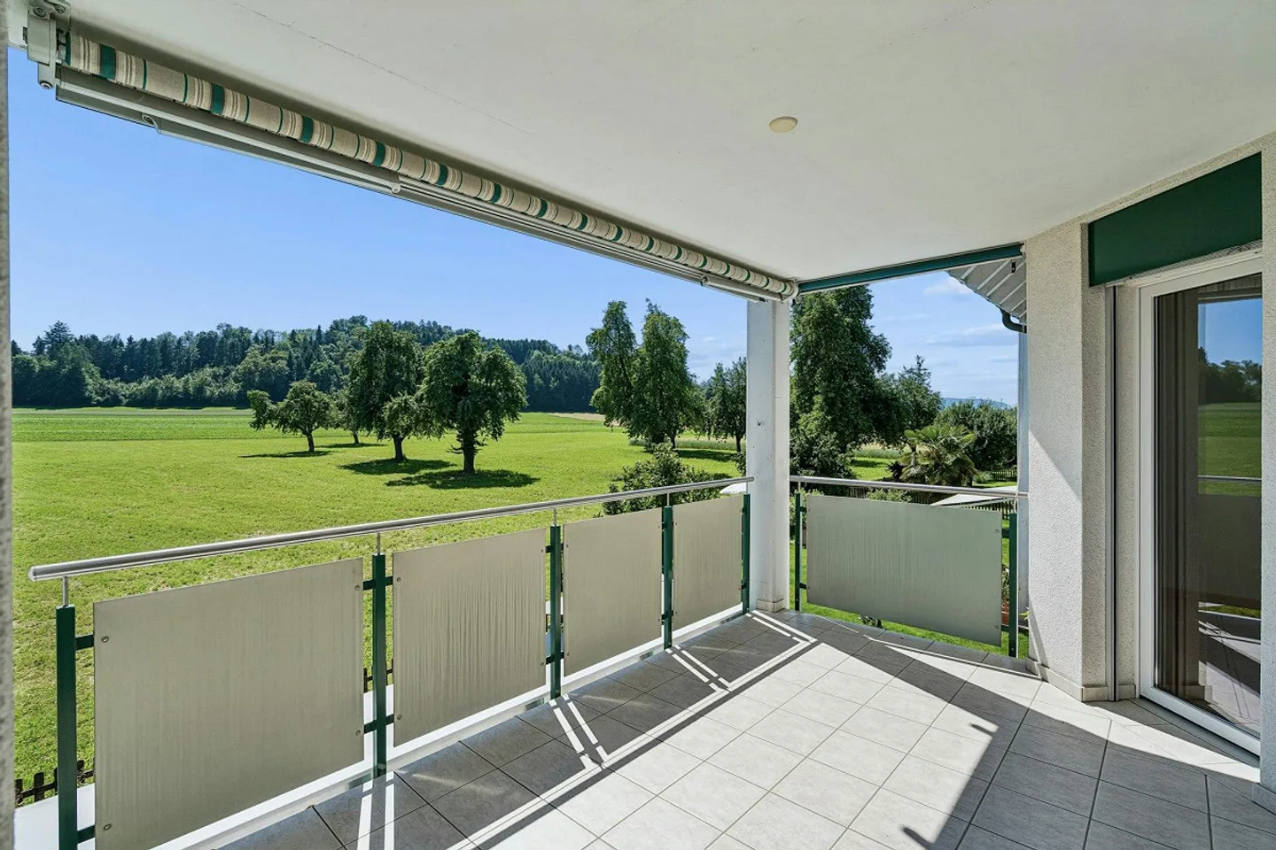 Appartement en copropriété de 4½ pièces avec vue dégagée et salle de loisirs - Photo 8 sur 13