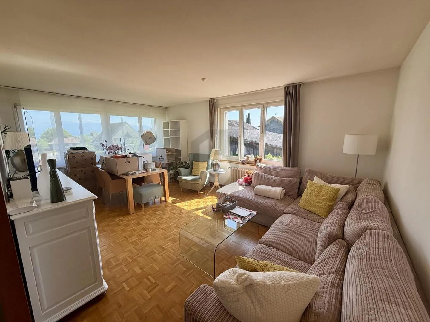 SPACIOUS, BRIGHT AND PEACEFUL - Photo 2 of 6