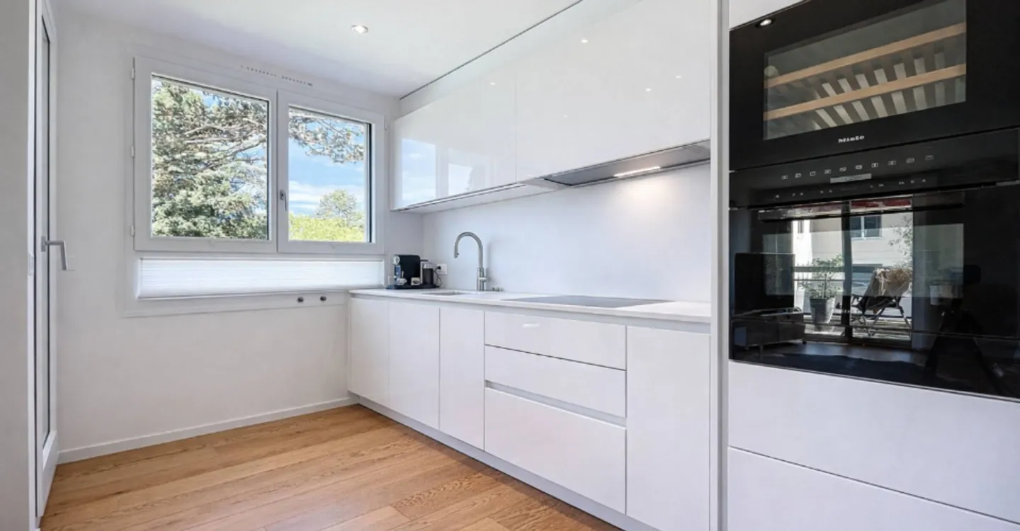 Hochwertige 4,5-Zimmer-Wohnung in einer sicheren und grünen Umgebung - Foto 5 von 12