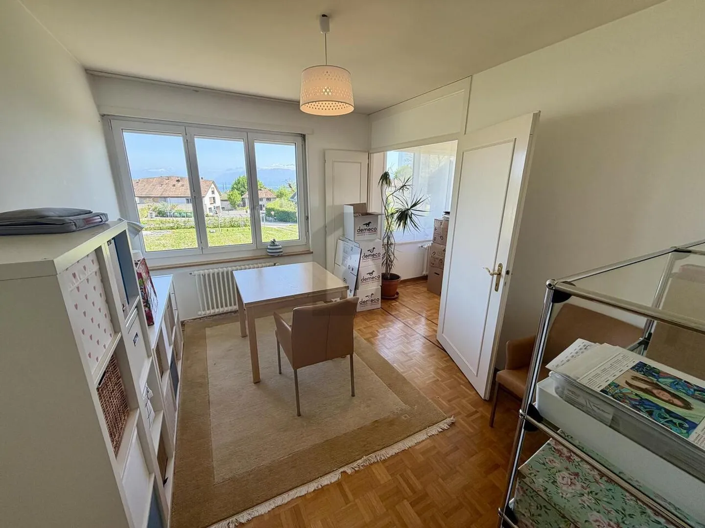 SPACIOUS, BRIGHT AND PEACEFUL - Photo 4 of 6