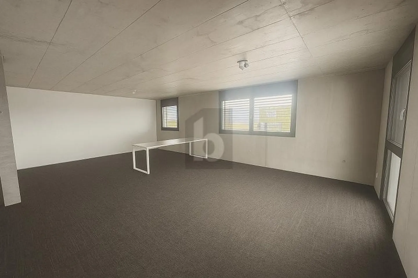 Modernes Büro in Sâles - Foto 1 von 6