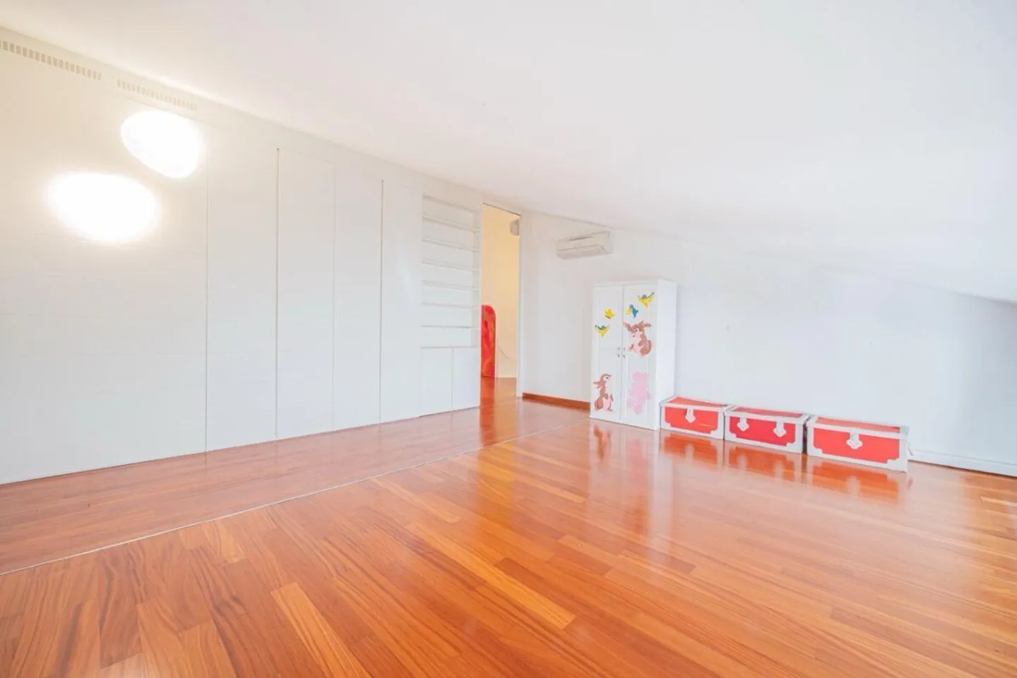 Prestige Duplex Penthouse in Parco Maraini - Photo 9 of 19