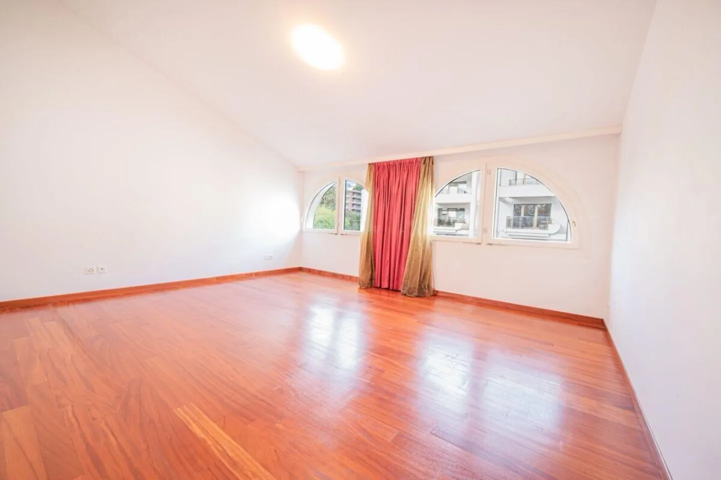 Prestige Duplex Penthouse in Parco Maraini - Photo 10 of 19