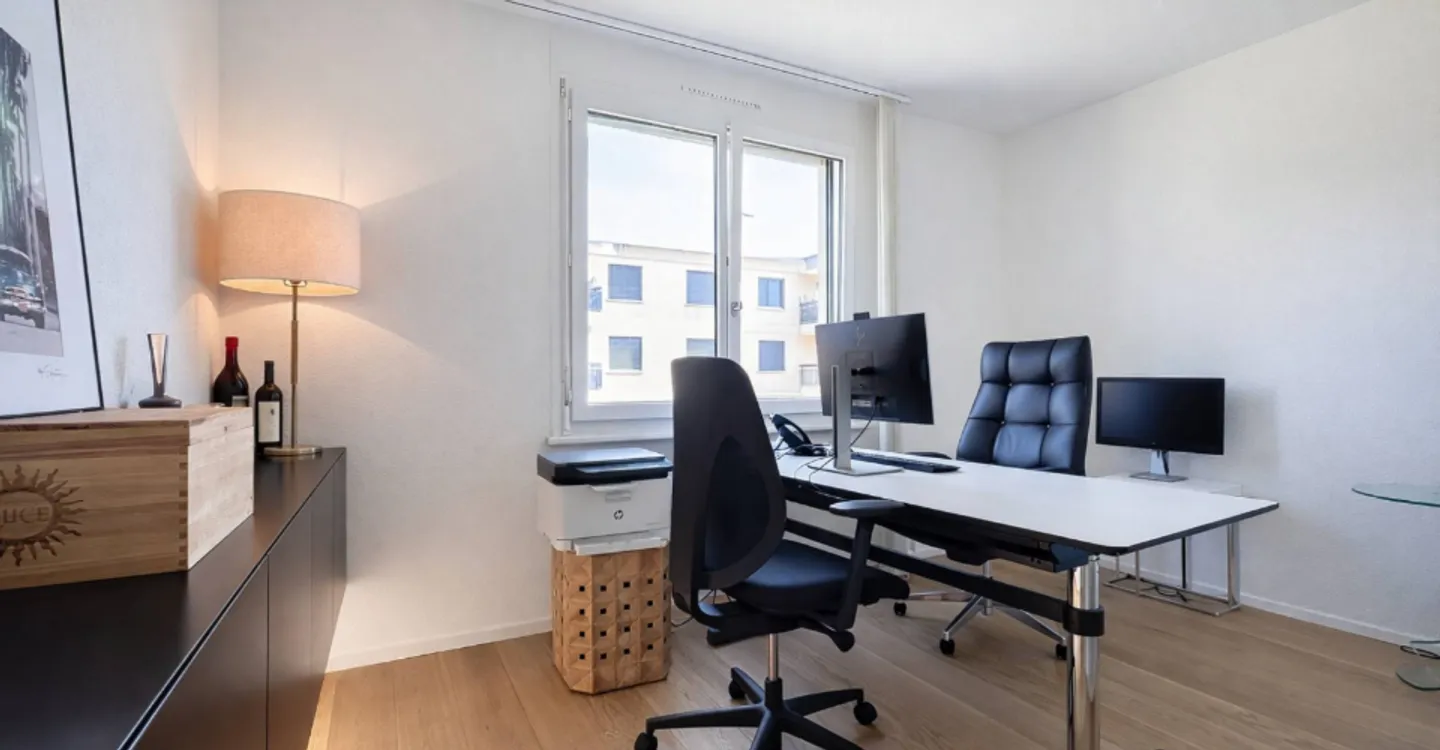 Hochwertige 4,5-Zimmer-Wohnung in einer sicheren und grünen Umgebung - Foto 9 von 12
