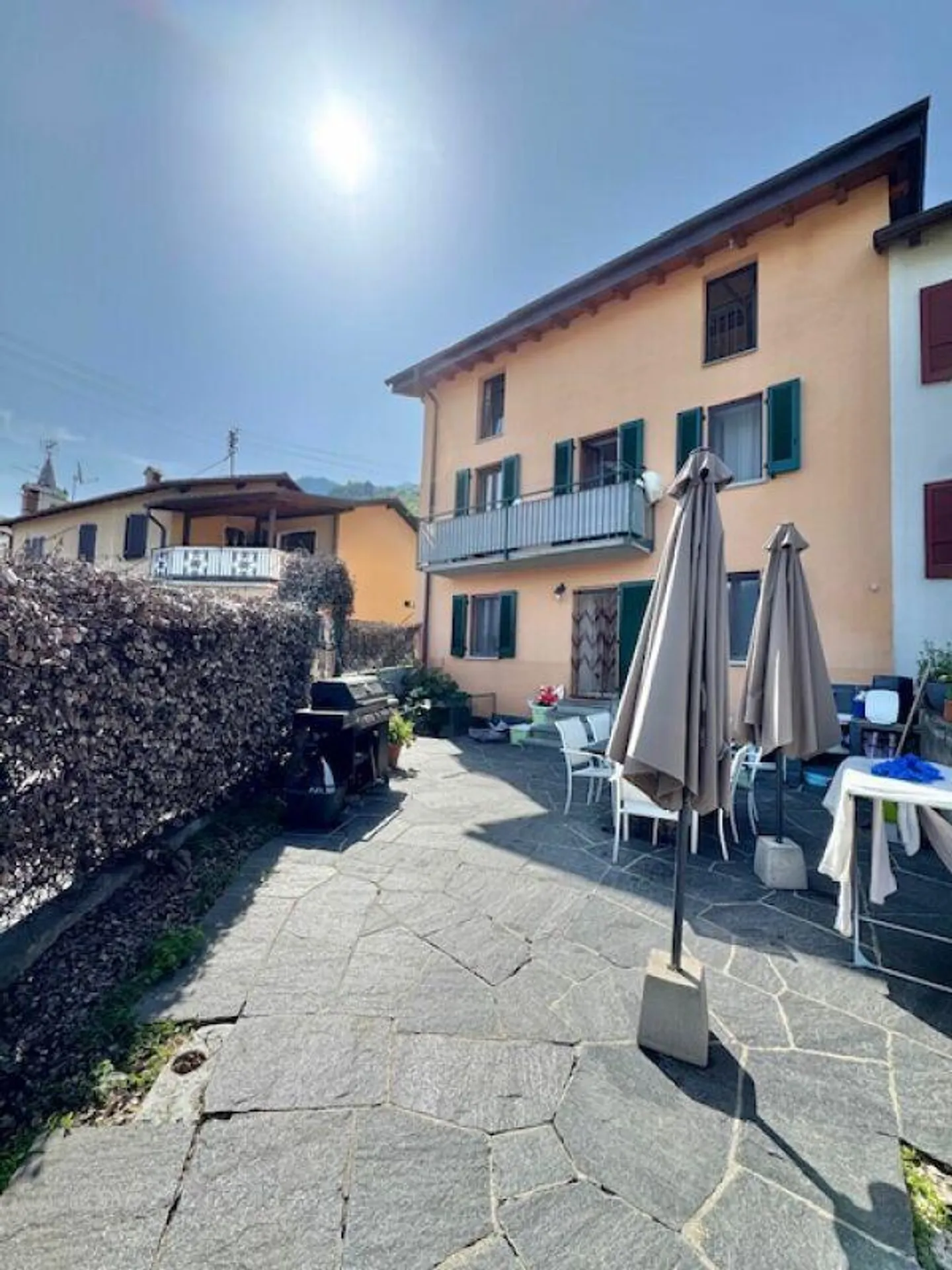 FOR SALE IN PIAZZOGNA (Gambarogno) - beautiful single-family house with 4.5 rooms in a central location - Photo 4 of 21