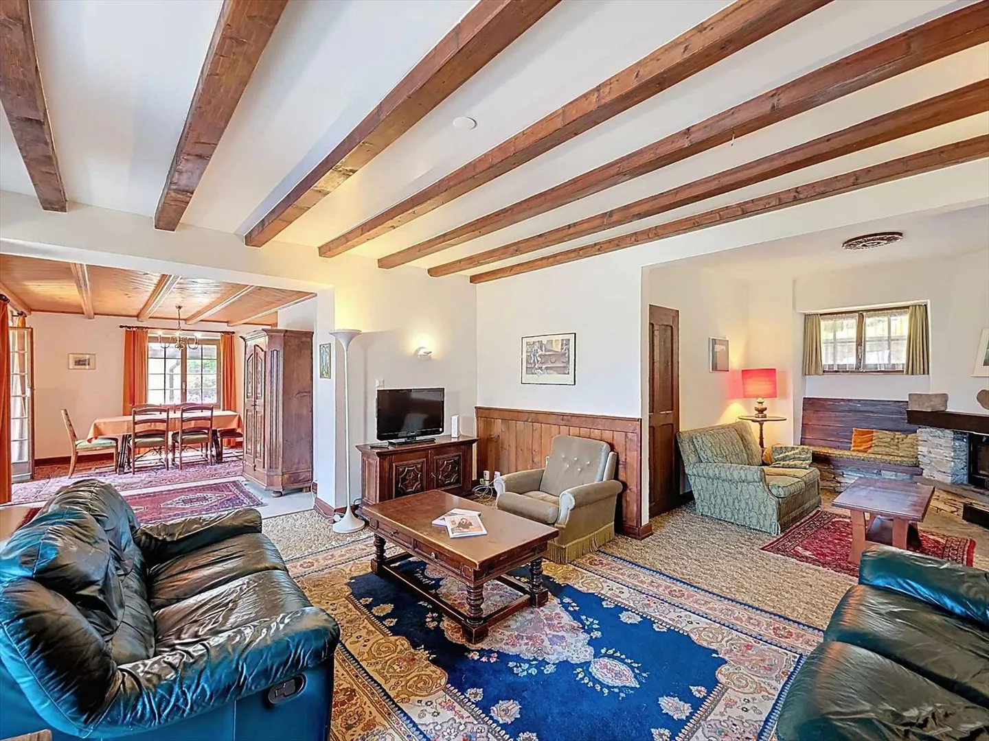 Exclusivité  Maison villageoise au centre de la station - Photo 2 sur 10