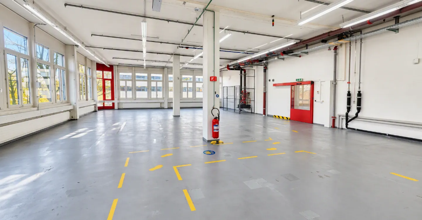 Espace industriel polyvalent à Neuchâtel - Photo 2 sur 10