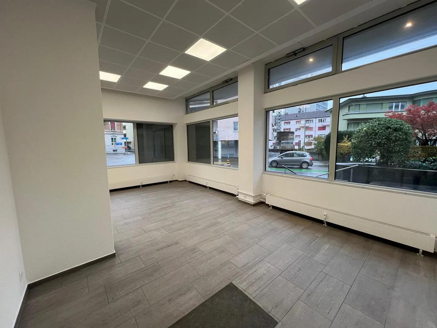 Spazio Commerciale nel Centro di Rorschach - Foto 2 di 8