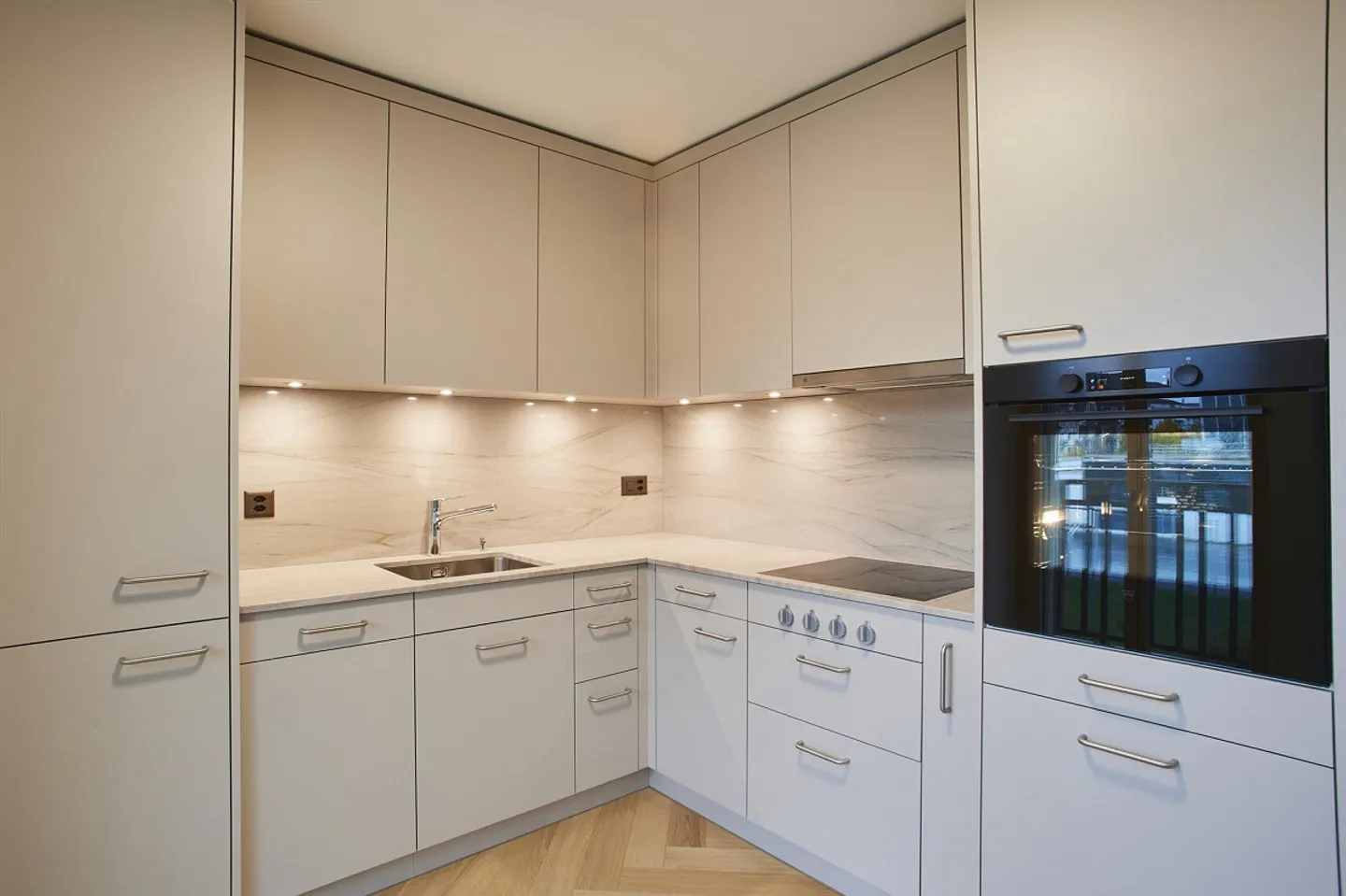 Jewelry in Lucerne: 2.5 Room Apartment with Style and Heart - Photo 2 of 8