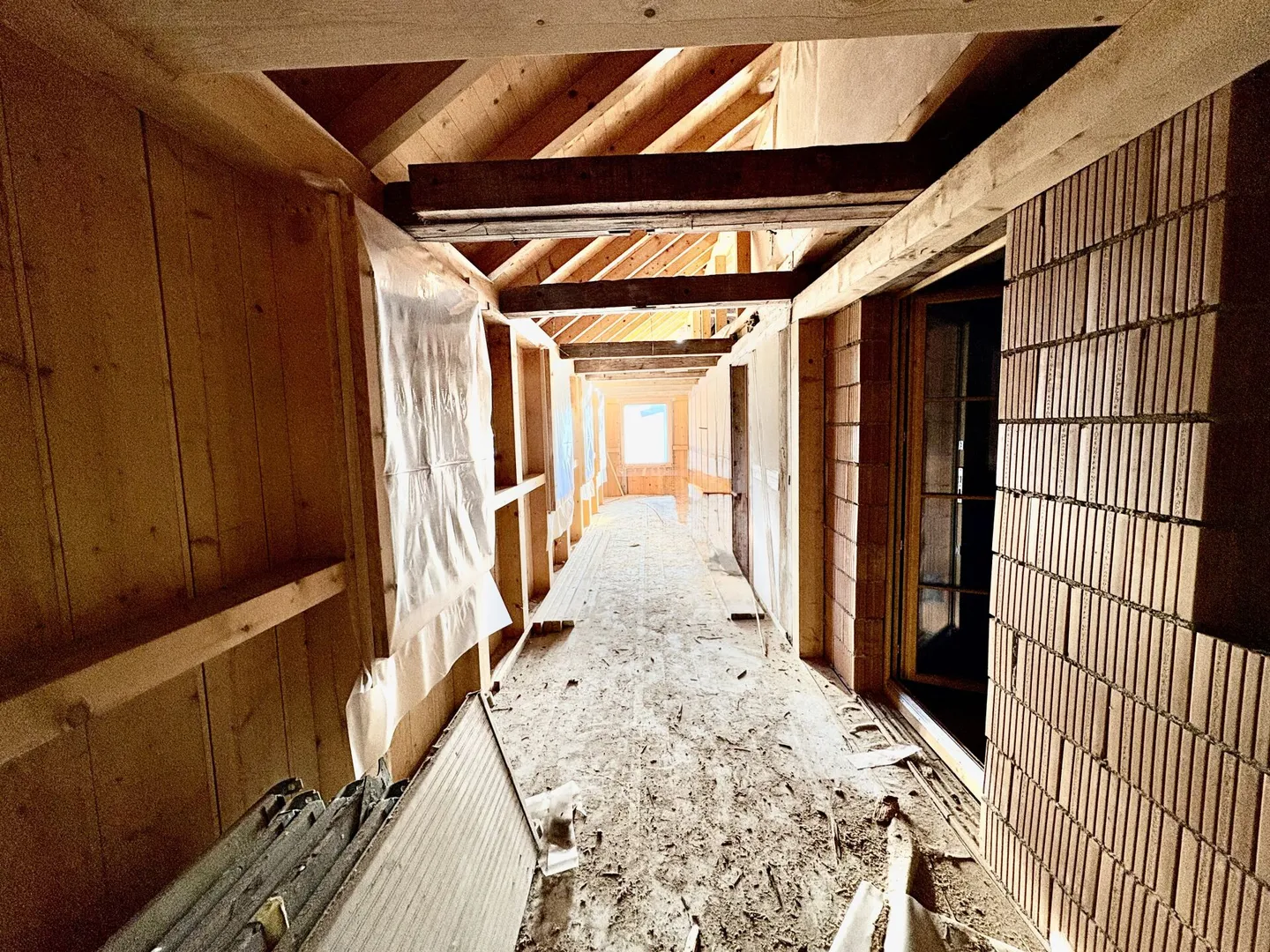 Where peace gains space - historic country house with three possible residential units - Photo 6 of 9