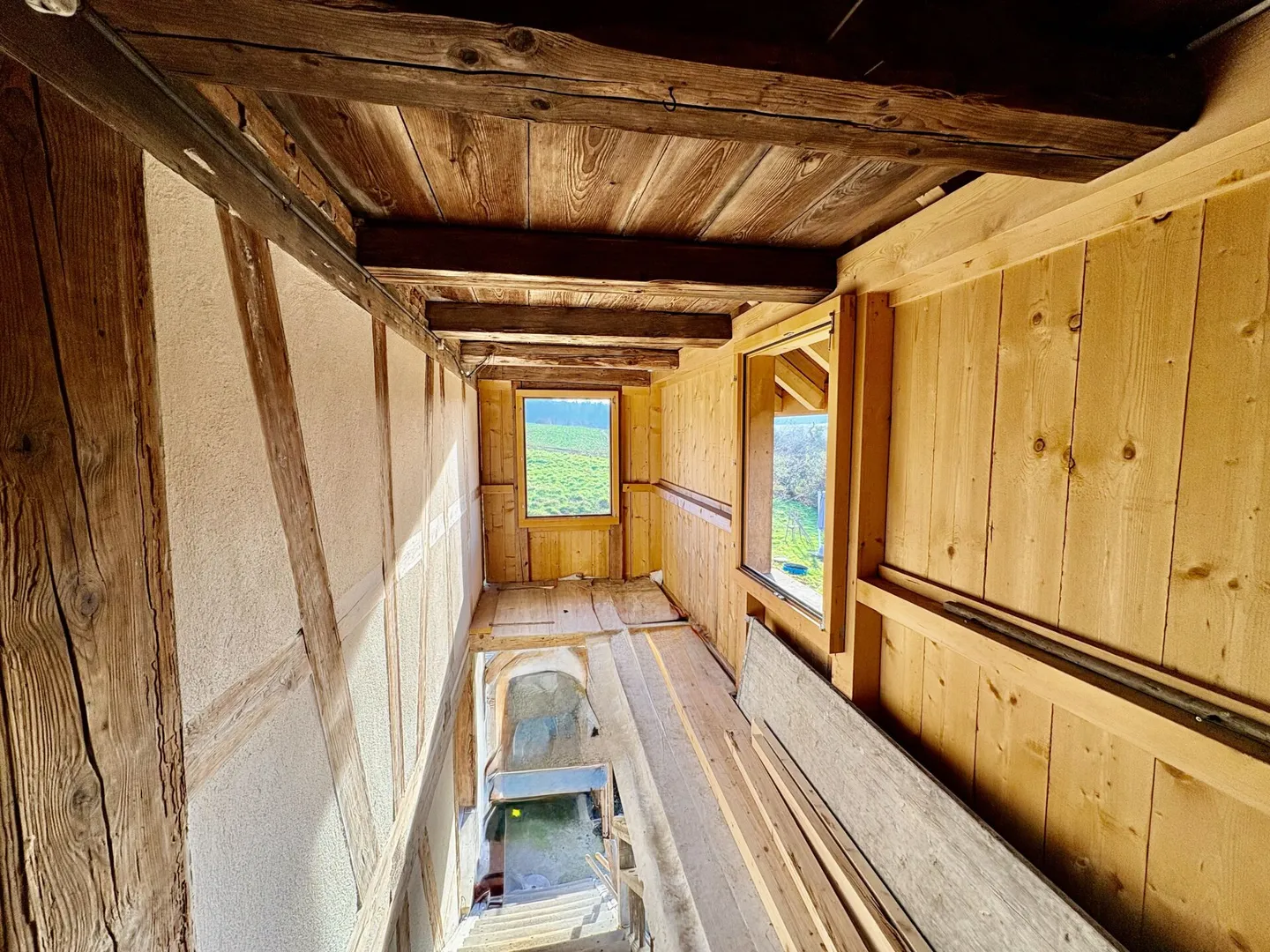 Where peace gains space - historic country house with three possible residential units - Photo 7 of 9