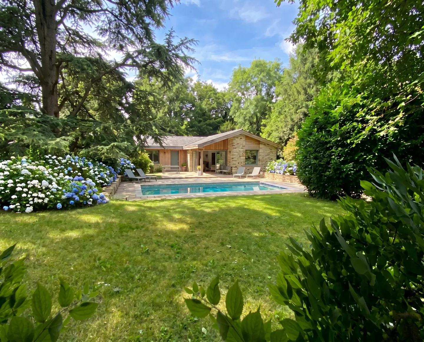 Maison Charmante avec Jardin - Photo 3 sur 3