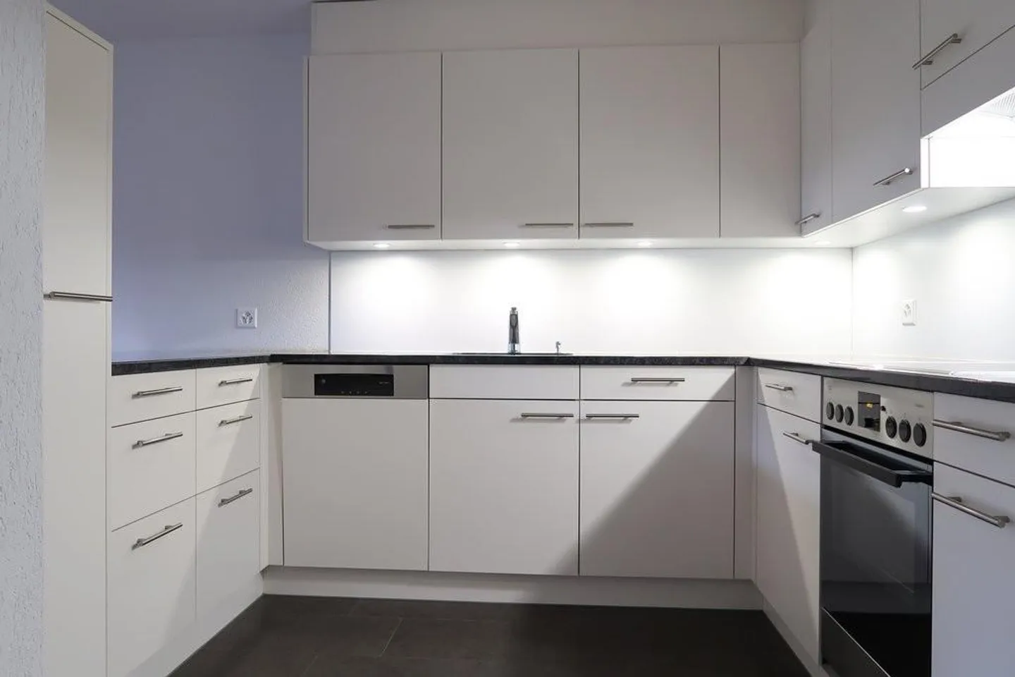 Appartement avec une vue fabuleuse sur la montagne locale bernoise - Photo 2 sur 7