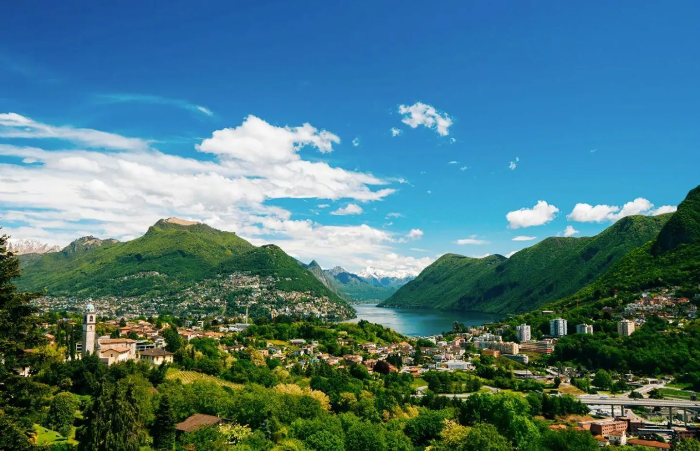 Villa storica vista lago a Collina d'Oro - Foto 1 di 1