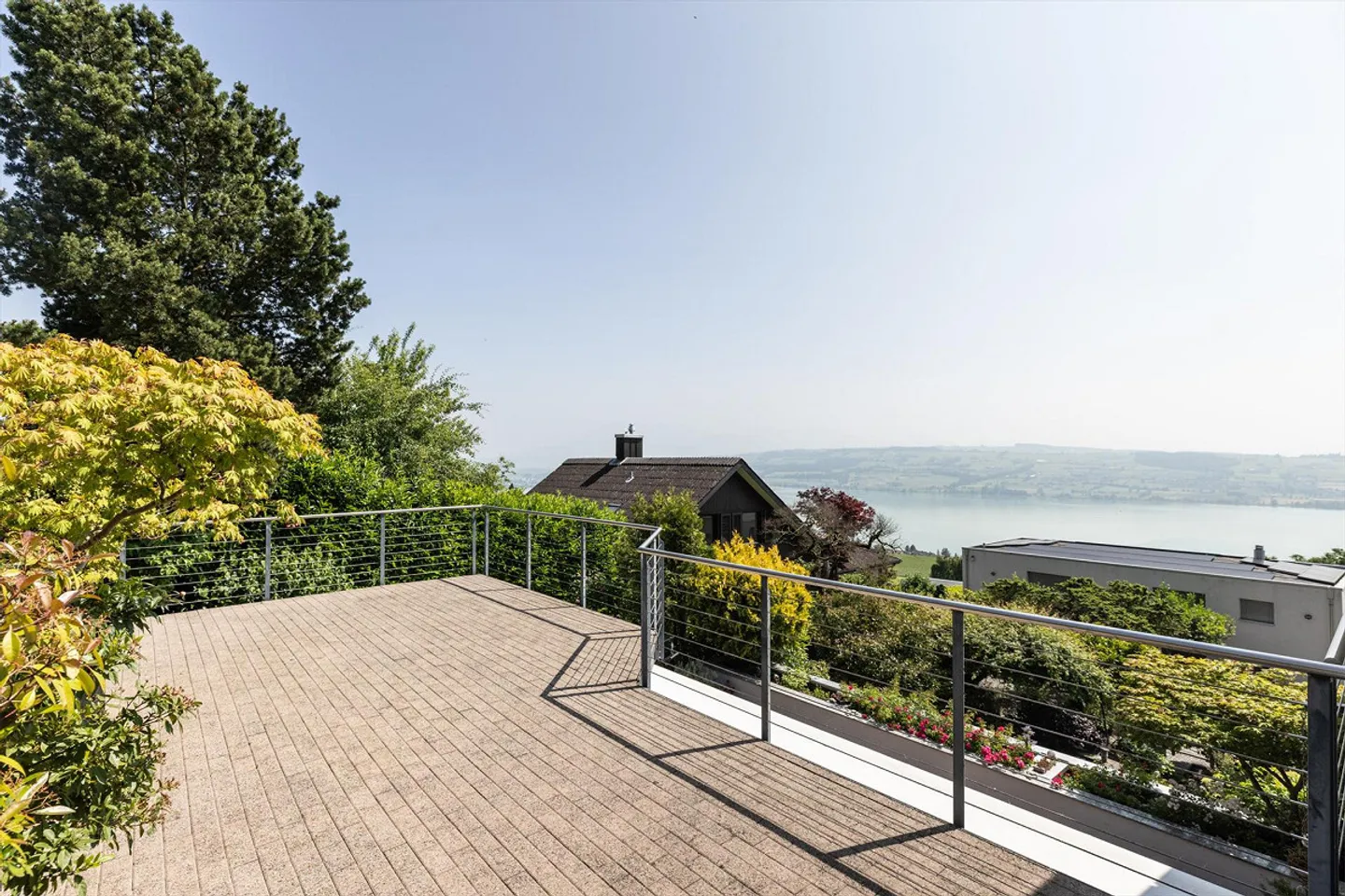 Sogno abitativo con giardino e vista lago - Foto 2 di 7