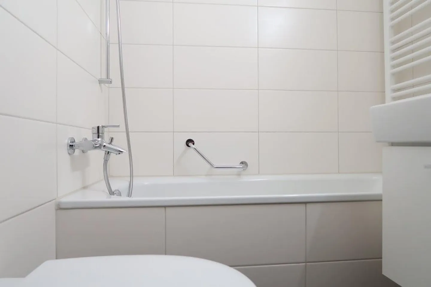 Appartement avec une vue fabuleuse sur la montagne locale bernoise - Photo 4 sur 7