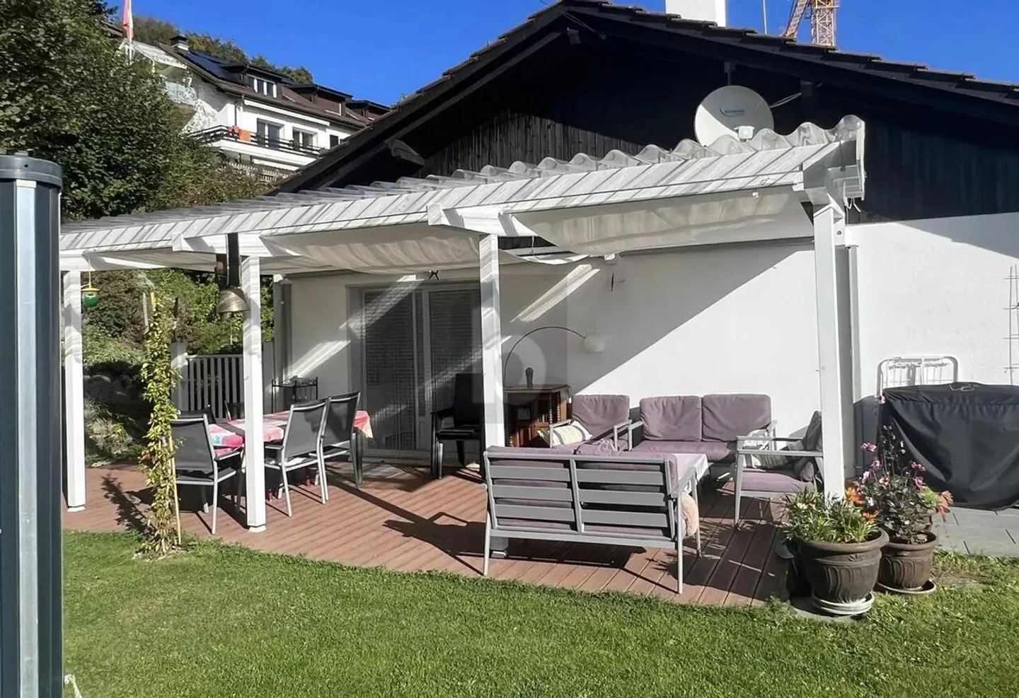 SPACIEUX, JARDIN ET VUE LAC EXCEPTIONNELLE - Foto 3 di 6