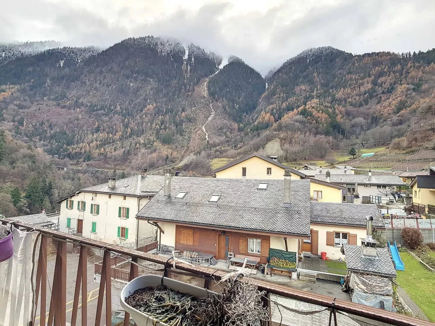 Duplex di 4,5 stanze in un ambiente di vita privilegiato sulle alture di Martigny - Foto 4 di 10