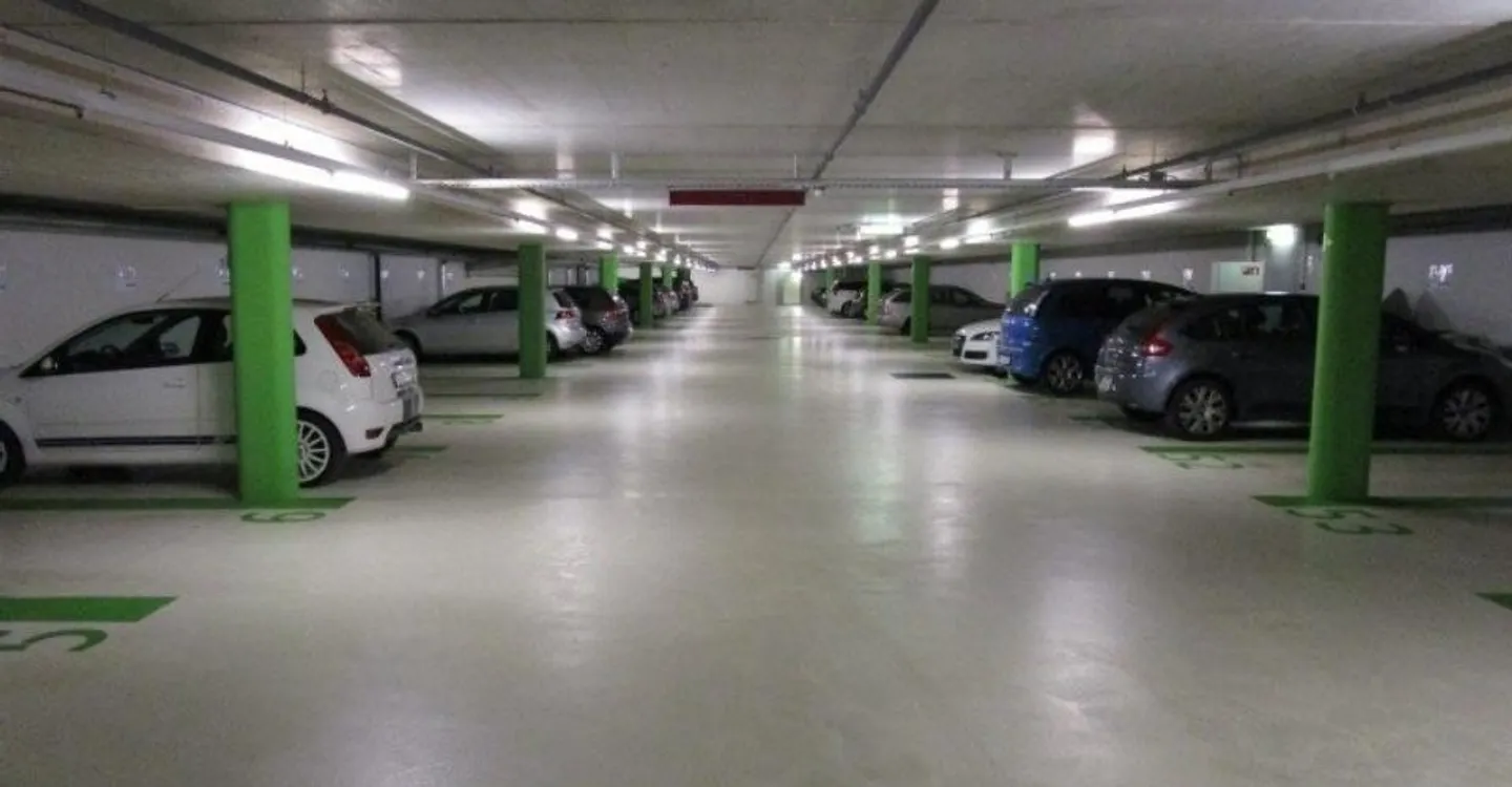 3 min. from the CFF Station and the OFS, under the HEG-ARC schools - Photo 3 of 3