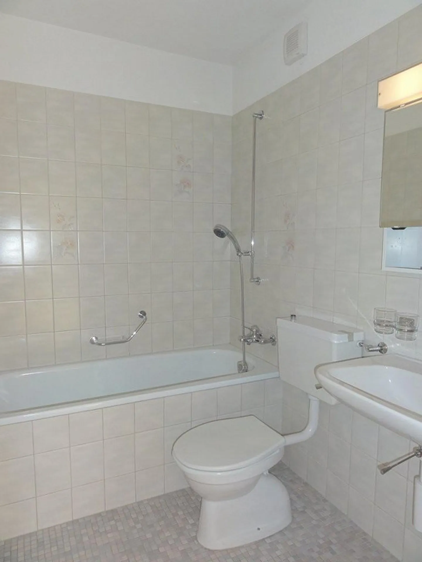 Appartamento accogliente nel quartiere Sonnenfeld! - Foto 3 di 8