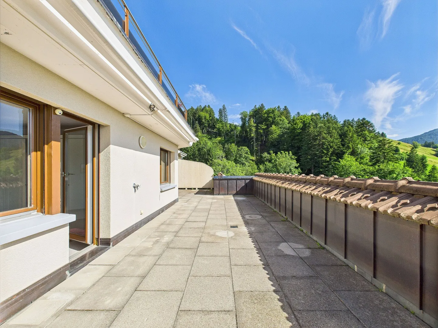 Terrace apartment with 180° mountain cinema, two bathrooms and elevator - Photo 3 of 21