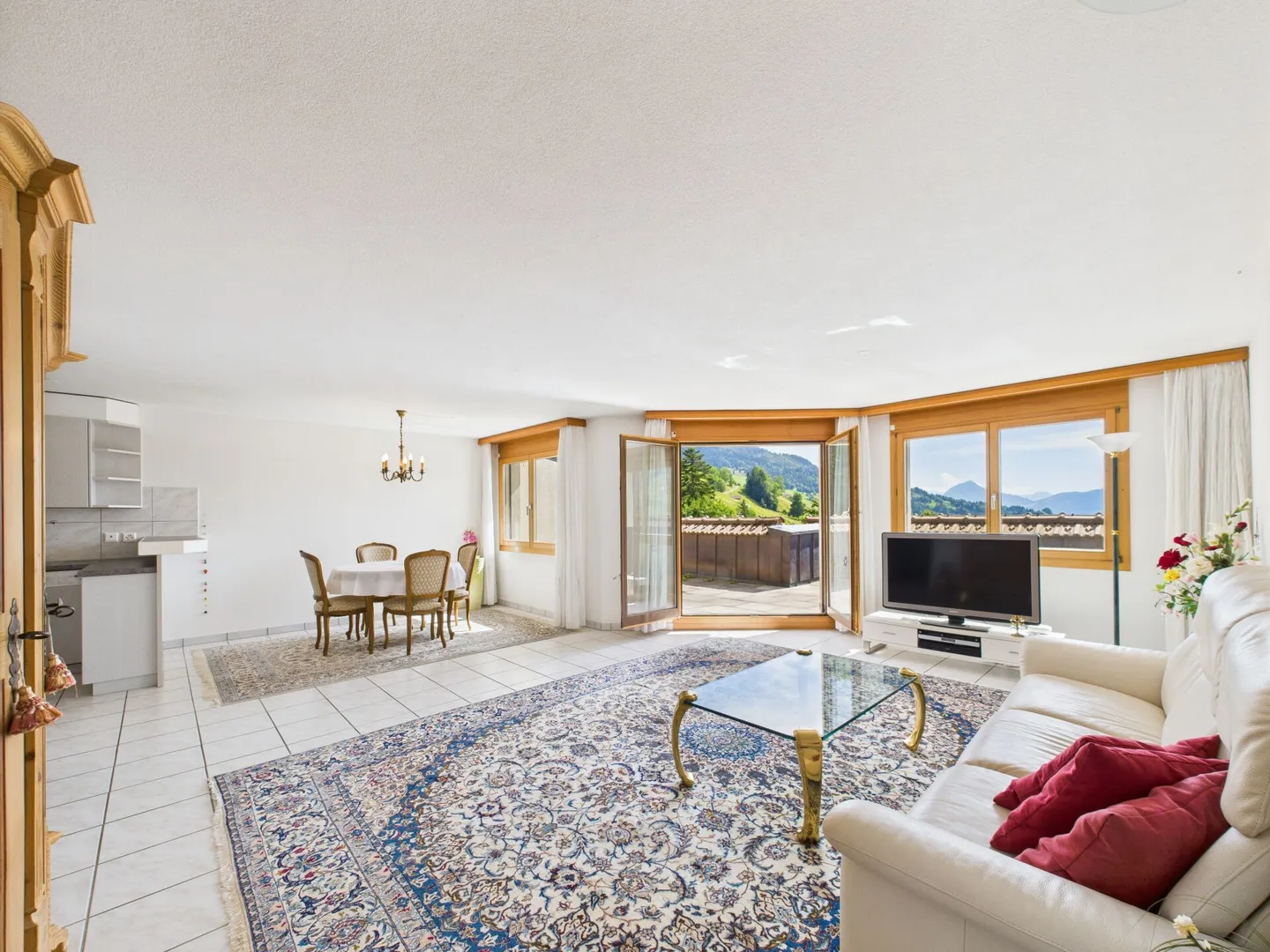 Terrace apartment with 180° mountain cinema, two bathrooms and elevator - Photo 5 of 21