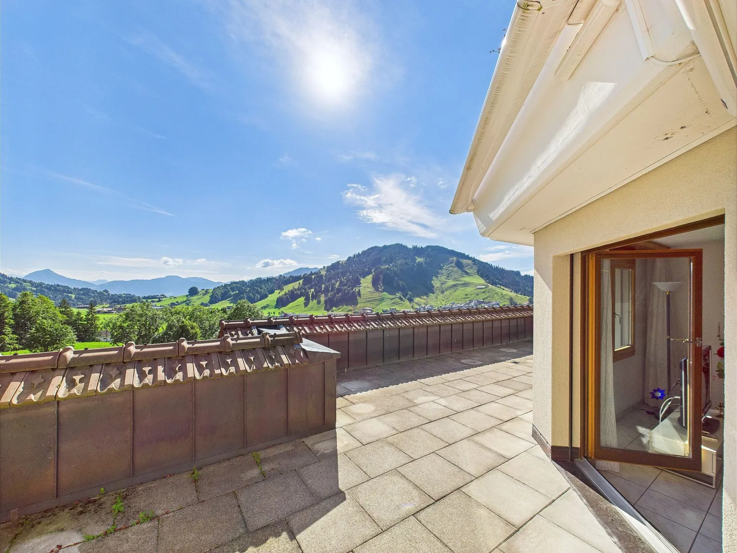 Terrace apartment with 180° mountain cinema, two bathrooms and elevator - Photo 2 of 21