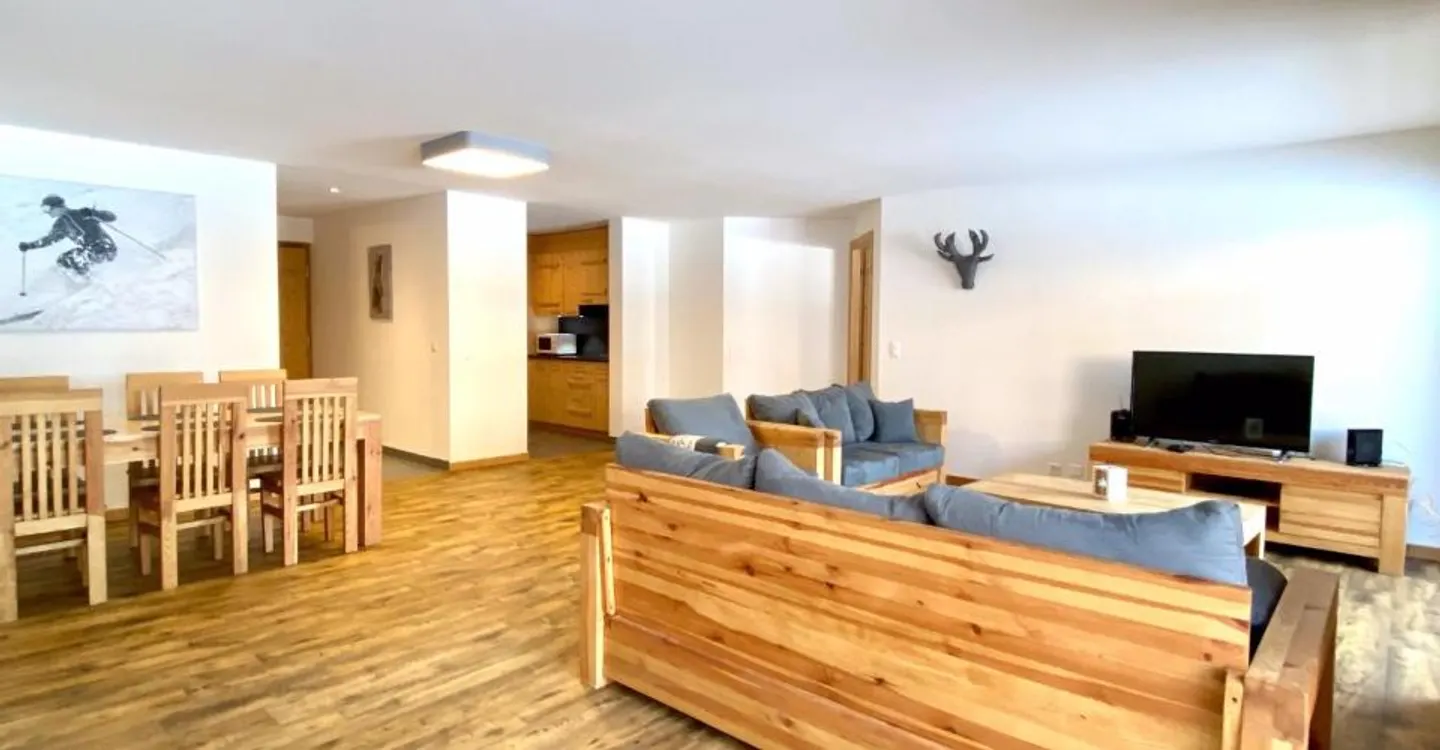 Superb Ski-In & Ski-Out apartment on the slopes of Veysonnaz - Photo 3 of 13