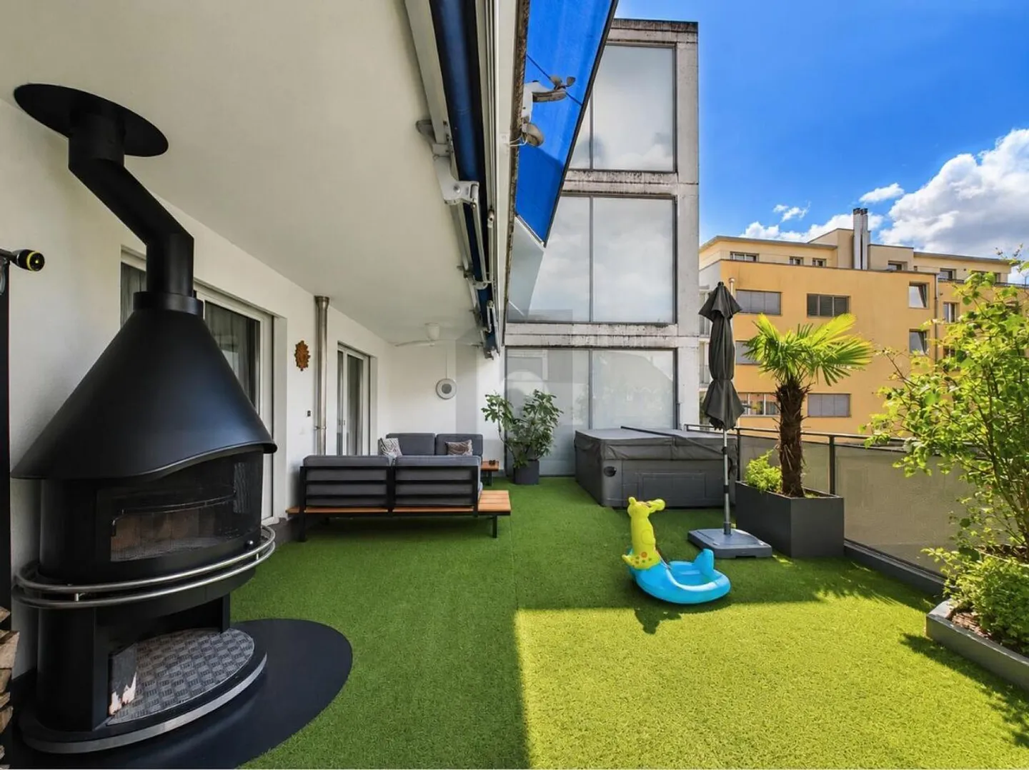 Duplex for sale - Photo 1 of 6