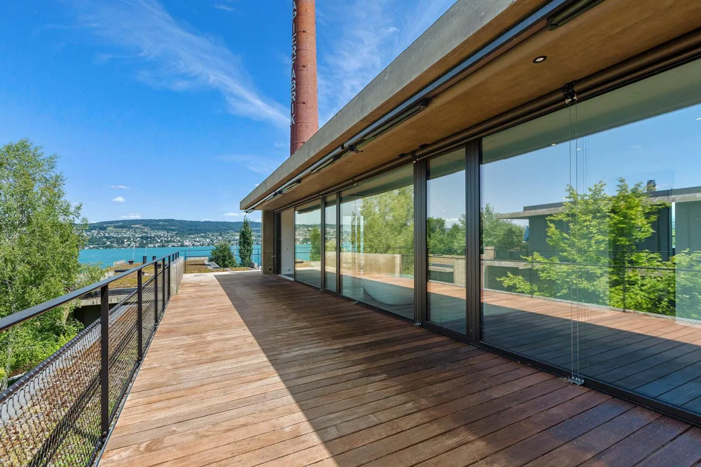 Privacy & Elegance: Your High-End Penthouse Oasis in the Best Location - Photo 1 of 8