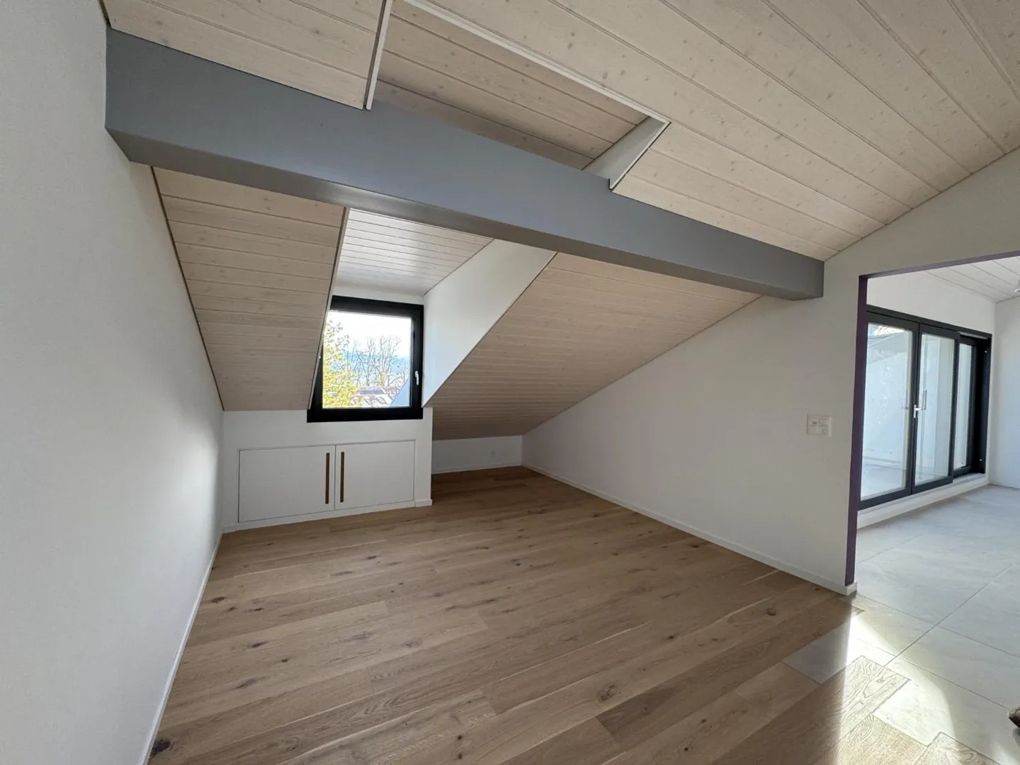 Triplex di Lusso con Vista Lago - Foto 1 di 9