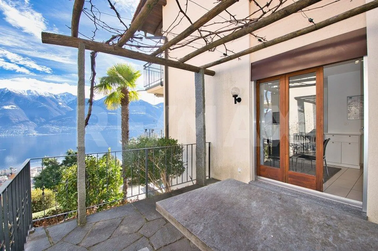 Holiday apartment with breathtaking views of Lake Maggiore - Photo 7 of 13
